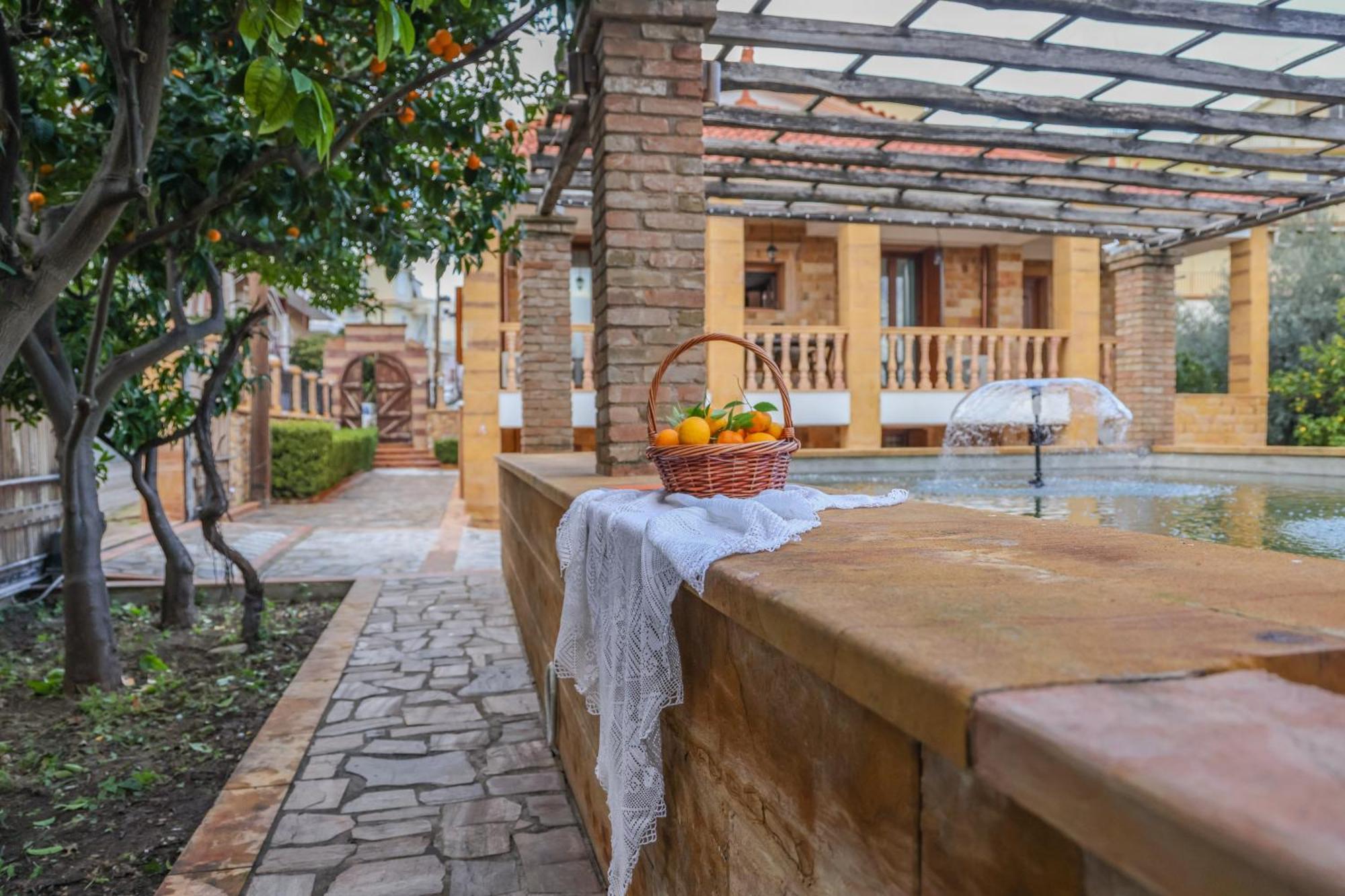 Archontiko Frideriki Luxury Apartments Chios Town Exterior foto